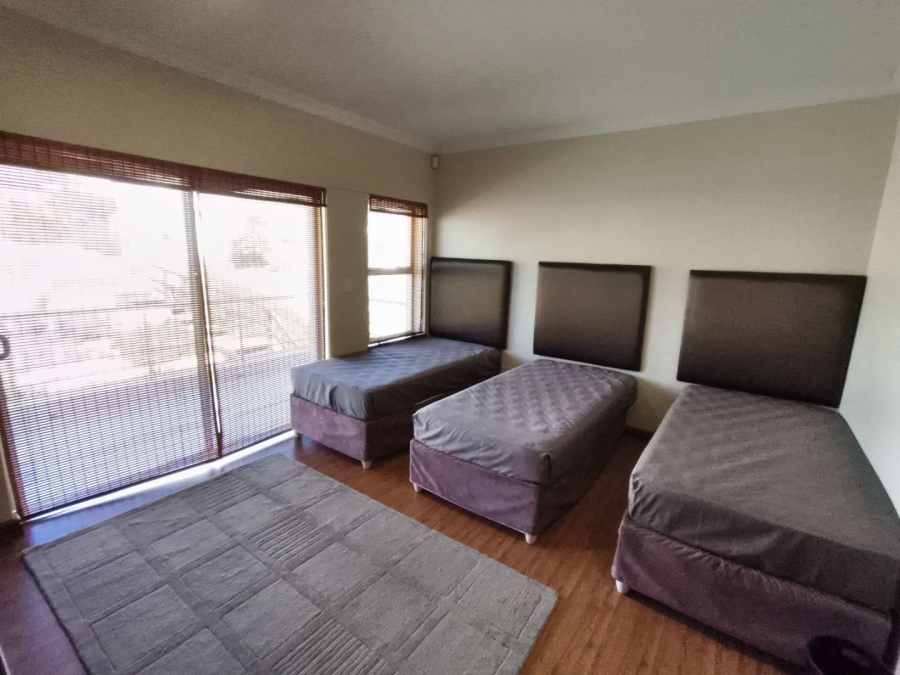 5 Bedroom Property for Sale in Blueberry Hill Western Cape